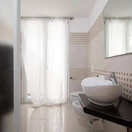 Square By Klodge Villa