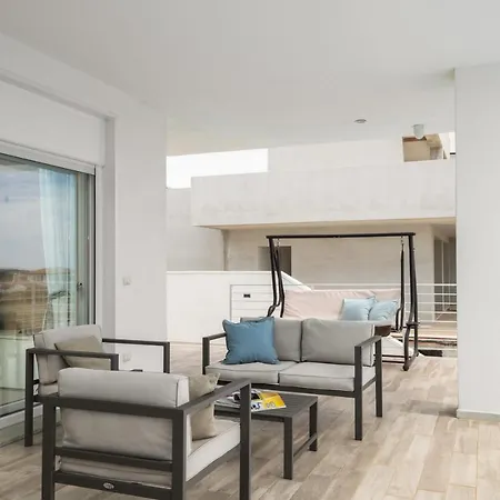 Square By Klodge Villa *
