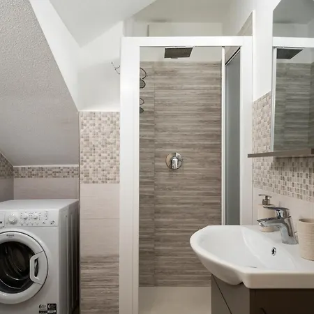 Square By Klodge Villa